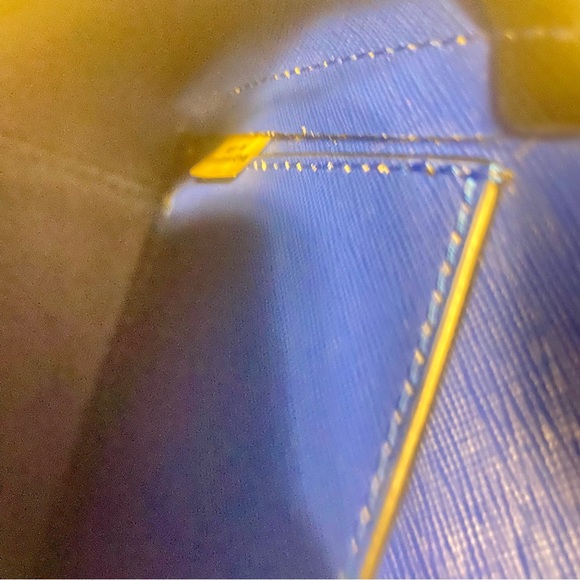 Michael Kors Greenwich Bicolor Slap Flap Leather Crossbody Bag - Picture 9 of 16